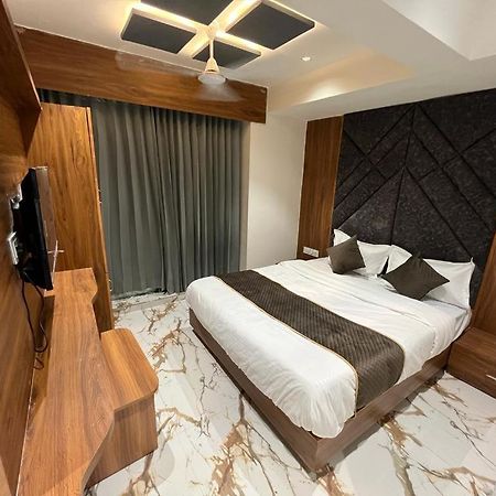 אחמדאבאד Hotel Palak Villa מראה חיצוני תמונה