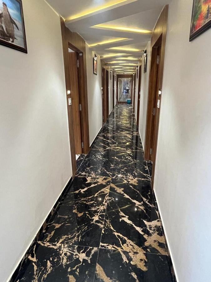 אחמדאבאד Hotel Palak Villa מראה חיצוני תמונה