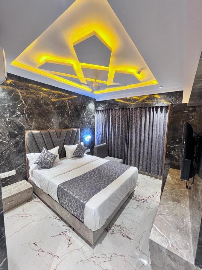 אחמדאבאד Hotel Palak Villa מראה חיצוני תמונה