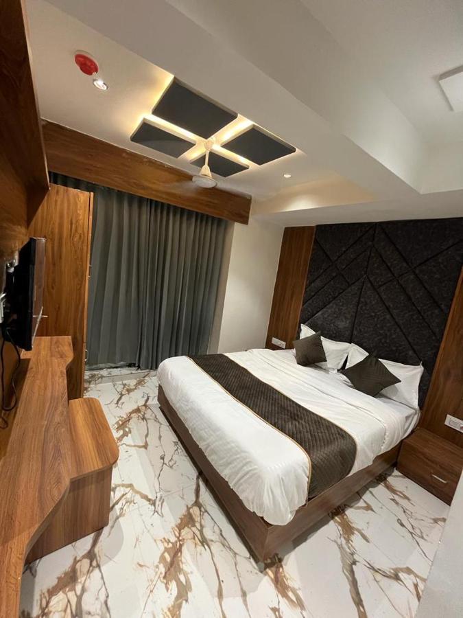 אחמדאבאד Hotel Palak Villa מראה חיצוני תמונה