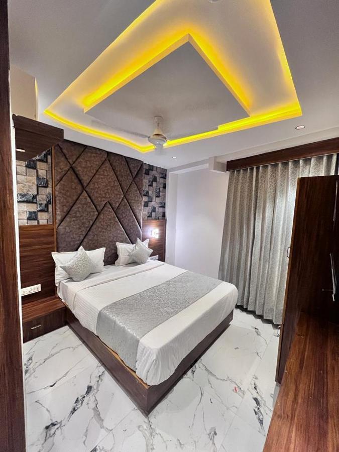 אחמדאבאד Hotel Palak Villa מראה חיצוני תמונה